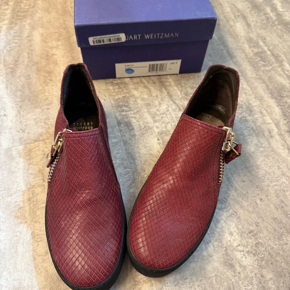 Stuart Weitzman Women Rumpus Bordeaux Wood Snake Slip-On Sneakers SZ6.5